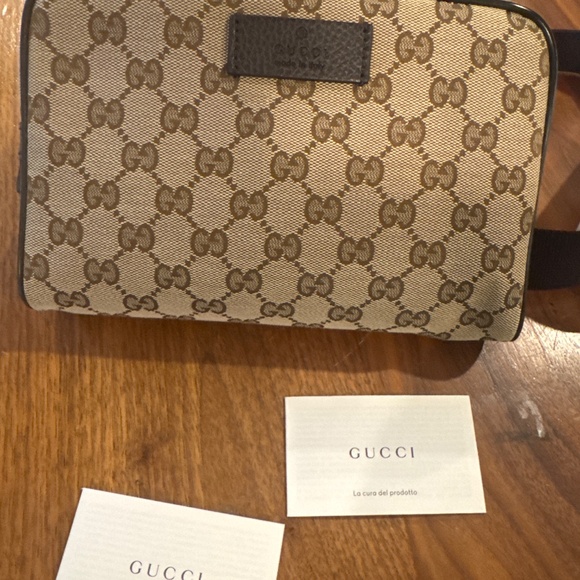 The Gucci GG Supreme Canvas Belt Bag - Picture 4 of 6